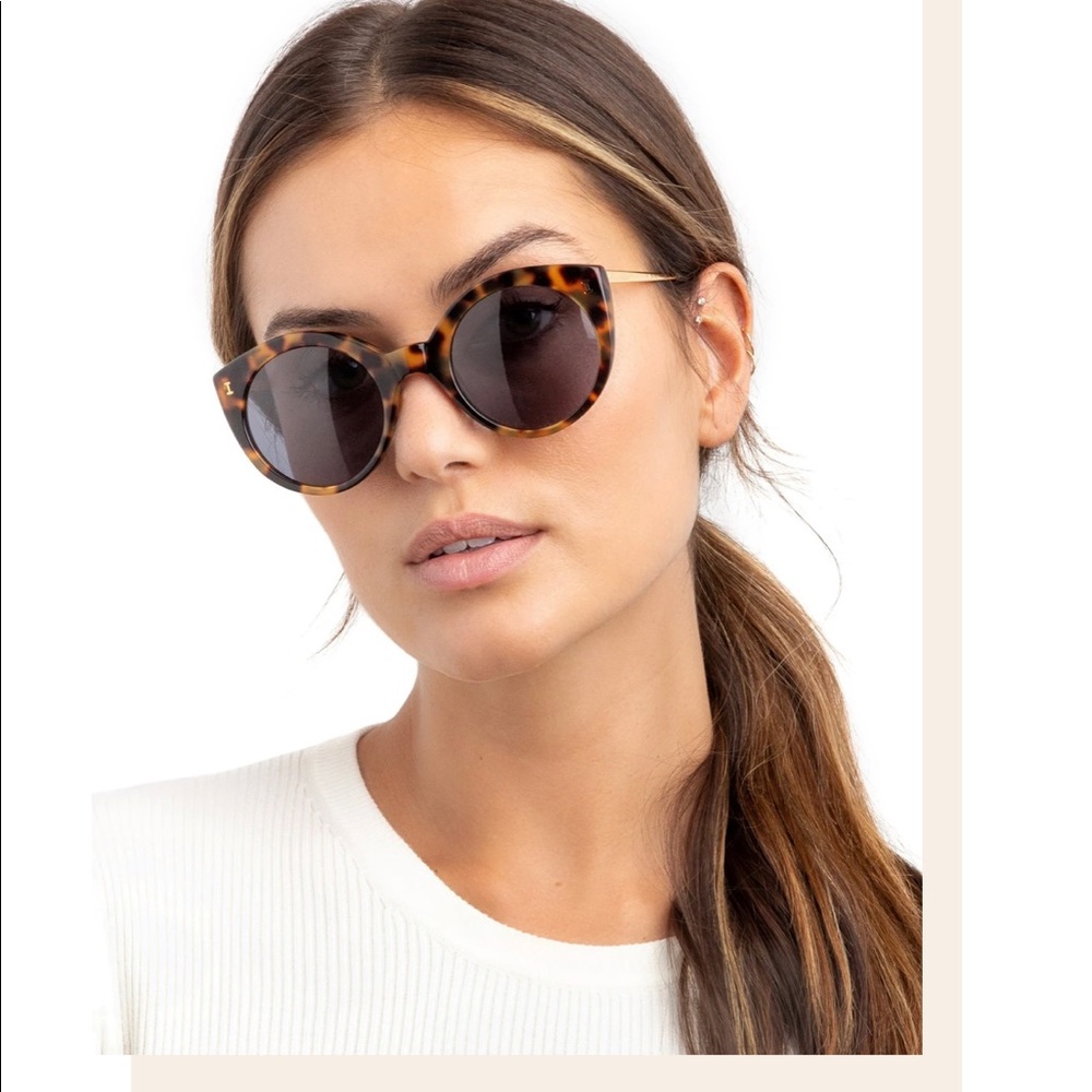 Illesteva Palm Beach Sunglasses - Tortoise